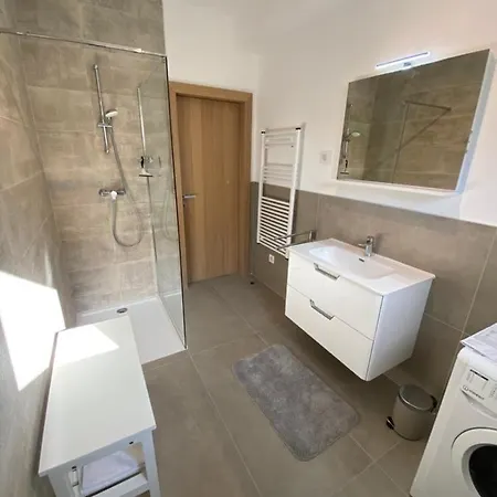 Lucie Apartment *