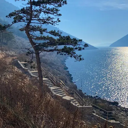 Διαμέρισμα Lucie *